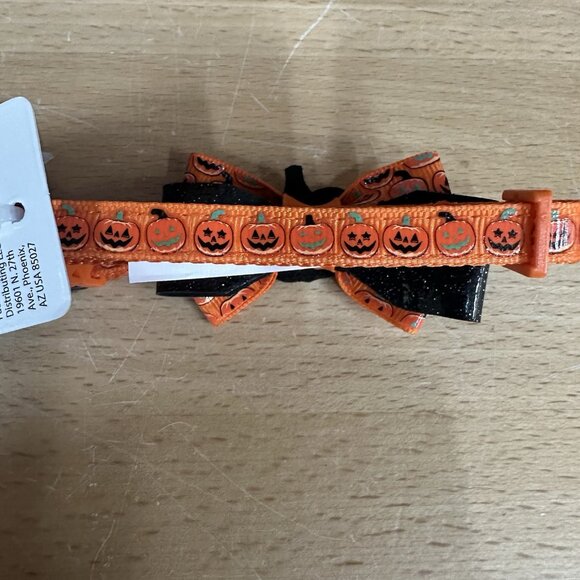 Thrills & Chills Halloween Pumpkin Cat Collar Glows In The Dark 8”-12” - Picture 3 of 4